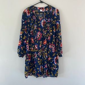 Dress. Smoke free. Size medium. Like new